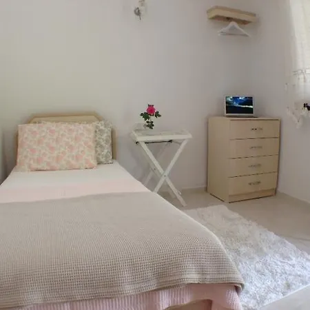 Dance And Sport Bed and Breakfast *
